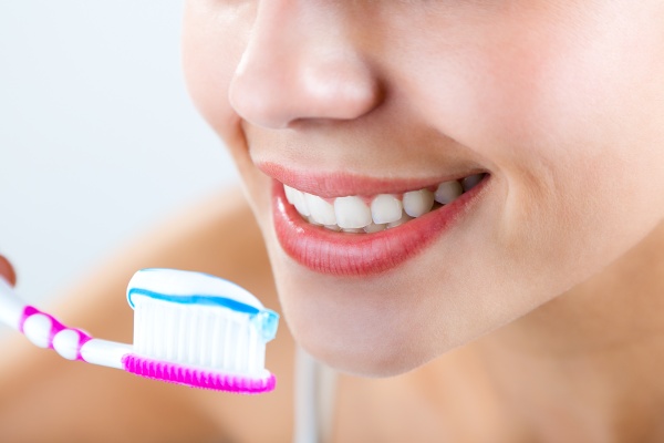 A Healthy Smile Starts with Your Dentist: Tips for Maintaining Good Oral Health